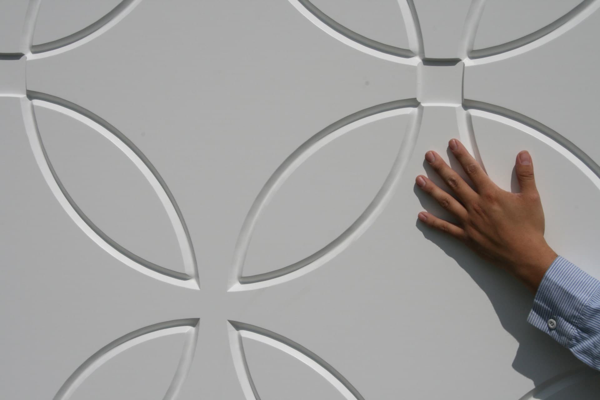 Elements Quattro Customizable Color Options 3d Carved Panel material sample.